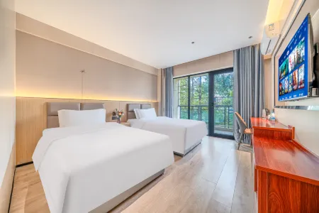 Ledong Hongyun Four Seasons Hotel (Jiusuo) Отели рядом со станцией Ledong Railway Station