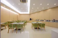 Green Homestay (Xincheng Jiayuan Central Square Store)