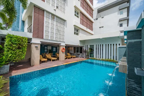 Ratana Apart-Hotel at Rassada - parking