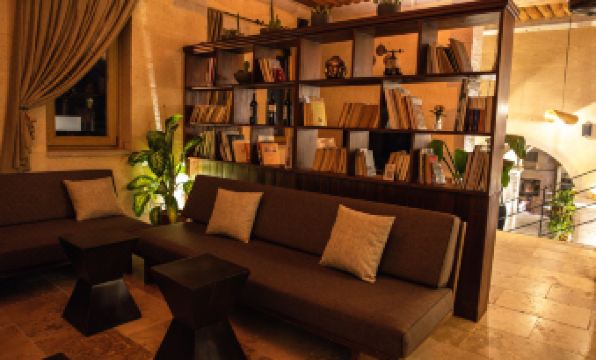 Millstone Cave Suites Hotel