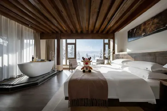 Yitang Yayuan Homestay (Youyu Ancient Town)