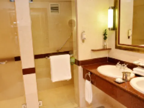 Kampala Serena Hotel Hotels in Kampala