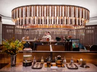 Crystal Hotel Qingdao HK Middle Road