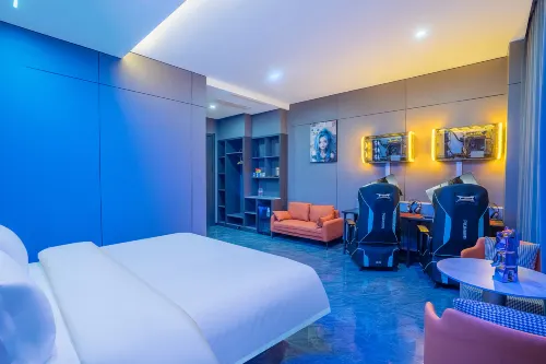 Weiying · E-sports Movie Hotel (Mengzi Nanhu Park Xintiandi Pedestrian Street) - Esports