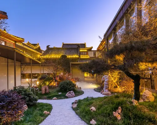 Kaifeng Millennium City Park Gulou Public Square | Yuhefu Classical Garden Resort Hotel Hoteles en Kaifeng