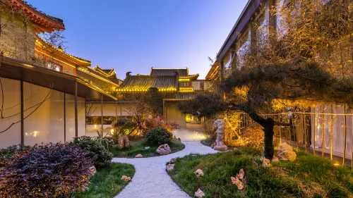 Kaifeng Millennium City Park Gulou Public Square | Yuhefu Classical Garden Resort Hotel