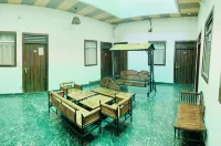 Taj 3 Star Hotel Near 200Mtr Taj Mahal Agra