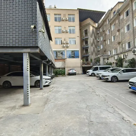 Home Inn · Yunshang Siji Premium Hotel (Ruili Fortune Plaza Tourist Pedestrian Street)