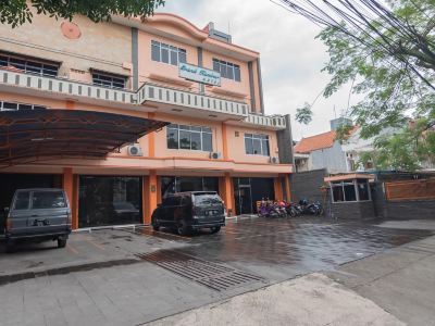Grand Kembar Hotel Mitra RedDoorz