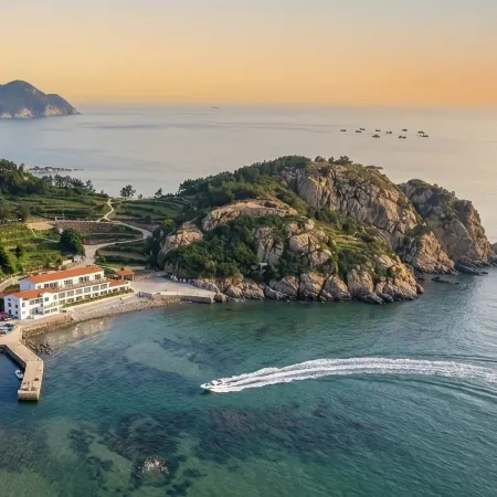Qingdao Laoshan Yue Matchic Resort · TaoHuaWu