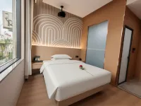 Yuanmou Aishang Hotel (Yuanma Night Market Branch)