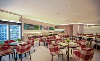 Dalian Manshe Hot Spring Hotel (Donggang Business District Gangwan Square Subway Station)