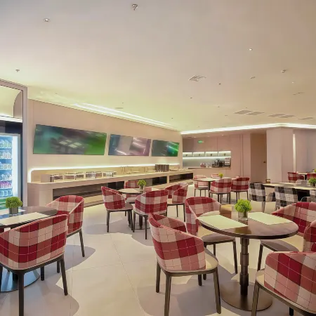 Dalian Manshe Hot Spring Hotel (Donggang Business District Gangwan Square Subway Station)