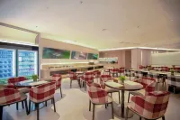 Dalian Manshe Hot Spring Hotel (Donggang Business District Gangwan Square Subway Station)