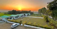SIX SEASONS RESORT Hotels in 