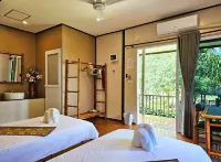H&V Bungalow Vang Vieng