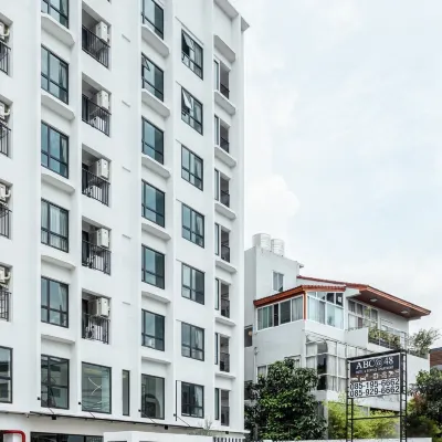 ABC@48 Hotel & Service Apartment Отели рядом с достопримечательностью «Станция метро Ratchadapisek»