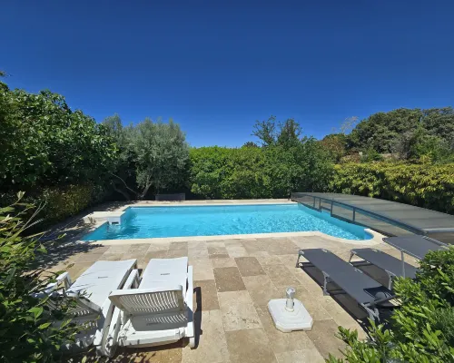 Cocoon Luberon / Independent house Hotels in Lauris