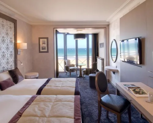 Le Grand Hotel des Thermes Hotels near Sillon