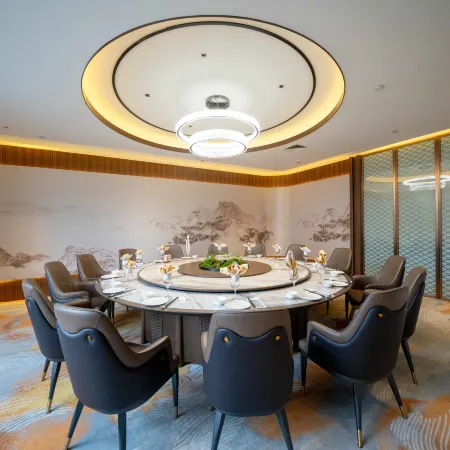 Golden Spring Hotel