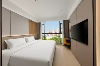 Cloudspace · Yunqi Holiday Hotel (Shiyan Yunxi Qixi Square) - Parking
