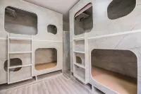 Arch Hostel - موقف سيارات