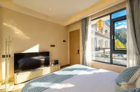 MoonView Vacation Apartment (Jizu Mountain Scenic Area) - 발코니