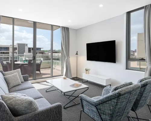 Meriton Suites Zetland Hotels near Green Square