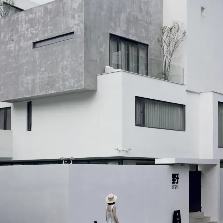 Laiye Moganshan Designer Private Tang Homestay (Yucun Square)