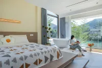 Yuannan Yard Yeluxury View Homestay (Yuannan Sichuan-Tibet Line Moon Bay Scenic Area Branch) - Airport Shuttle
