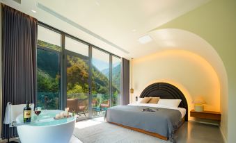 Youtan Valley·Luming Valley Hot Spring Holiday B&B (Huangshan Tangkou South Gate)