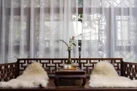 Cathay||Old town palace Inn (Lijiang Old Town Dashuiche Branch)