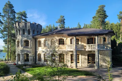 Pinecrest Villa - Castle Style Living on Seaside Hotels in 