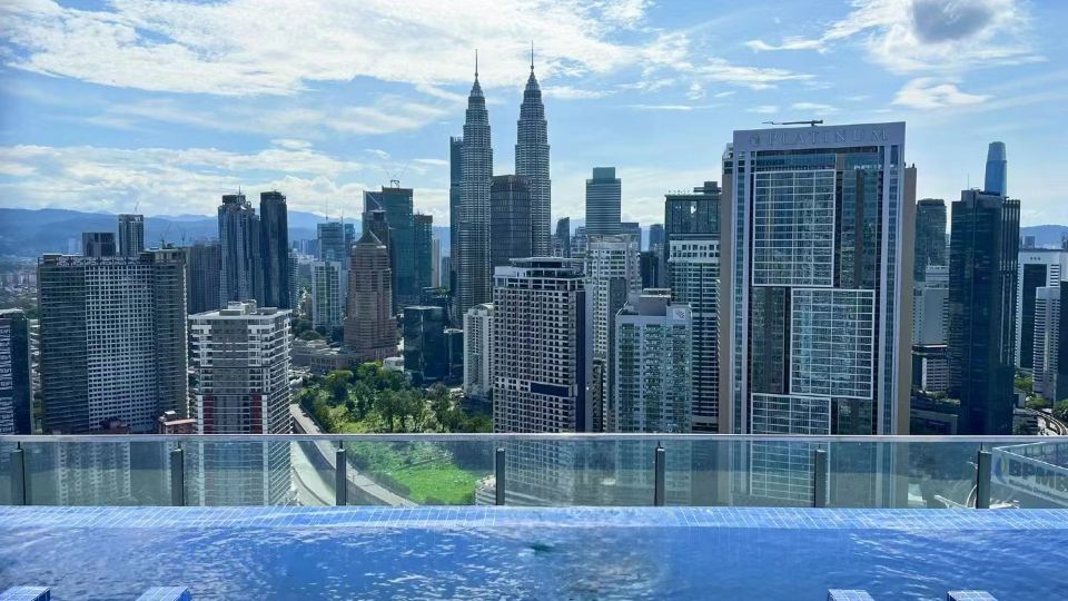 The Luxe by Infinitum Suites