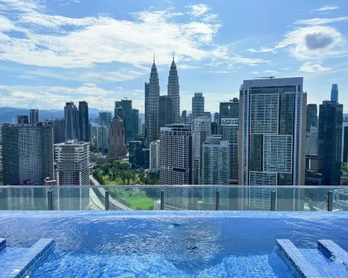 The Luxe by Infinitum Suites ゴールデン・トライアングル周辺のホテル