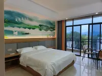 Ledong Wonderland Holiday Inn