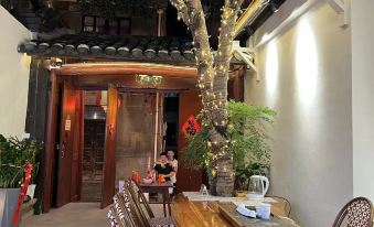 Under The Osmanthus Tree Inn