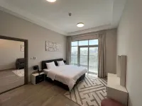 Penrose Place Service Apartment By MIE Holiday Homes Hotel in zona Dubai Indoor Kartdrome