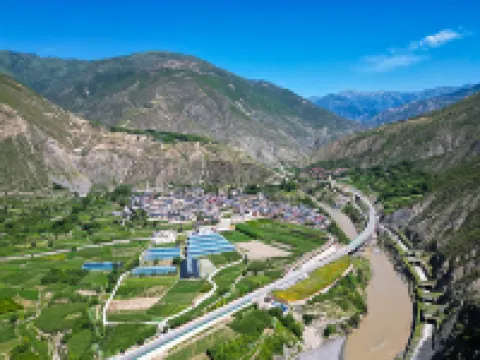Zhouqu Bacang Ge Zaoba Shengtai Yuanlin Leisure Farmstay