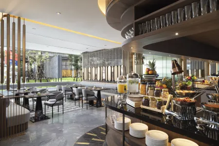 Oakwood Suites Tiwanon Bangkok Отели рядом с достопримечательностью «Insi Chantharasathit Stadium»
