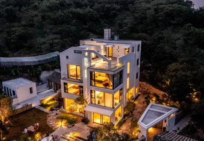 Weeds Simple Luxury Pure White Designer Holiday Villa