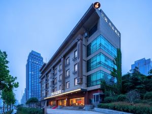 Lan'ou Shangpin Hotel (Qingdao Golden Beach)