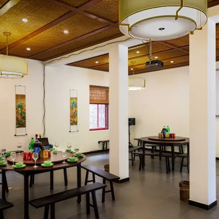 Longquan Qingshan Bufei Inn