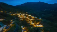 Cloud-Crest Starry Lodges Отели в г. Суйчуань