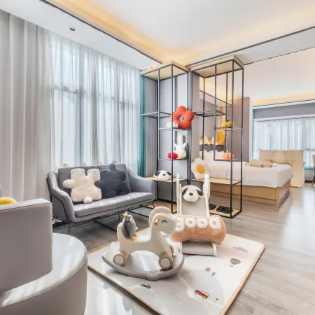 Ruili Elong R.YUN Hotel (Ruili Tourism Pedestrian Street)