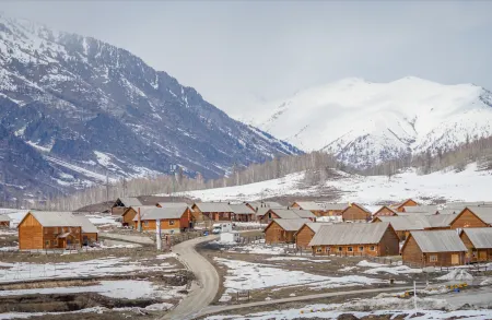 Burqin Xisu Hotel Отели рядом с Аэропорт Канас