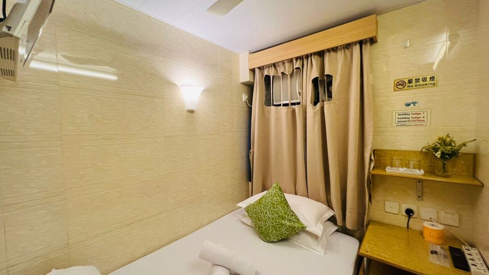 FOUR SEASONS HOSTEL