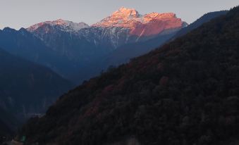 Hailuogou Yunjianshanshe Inn