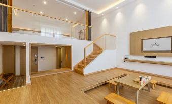 Rezen Select Hotel (Enshi Tujia Girl`s Town)