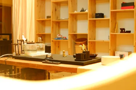 Longli Half Courtyard Homestay